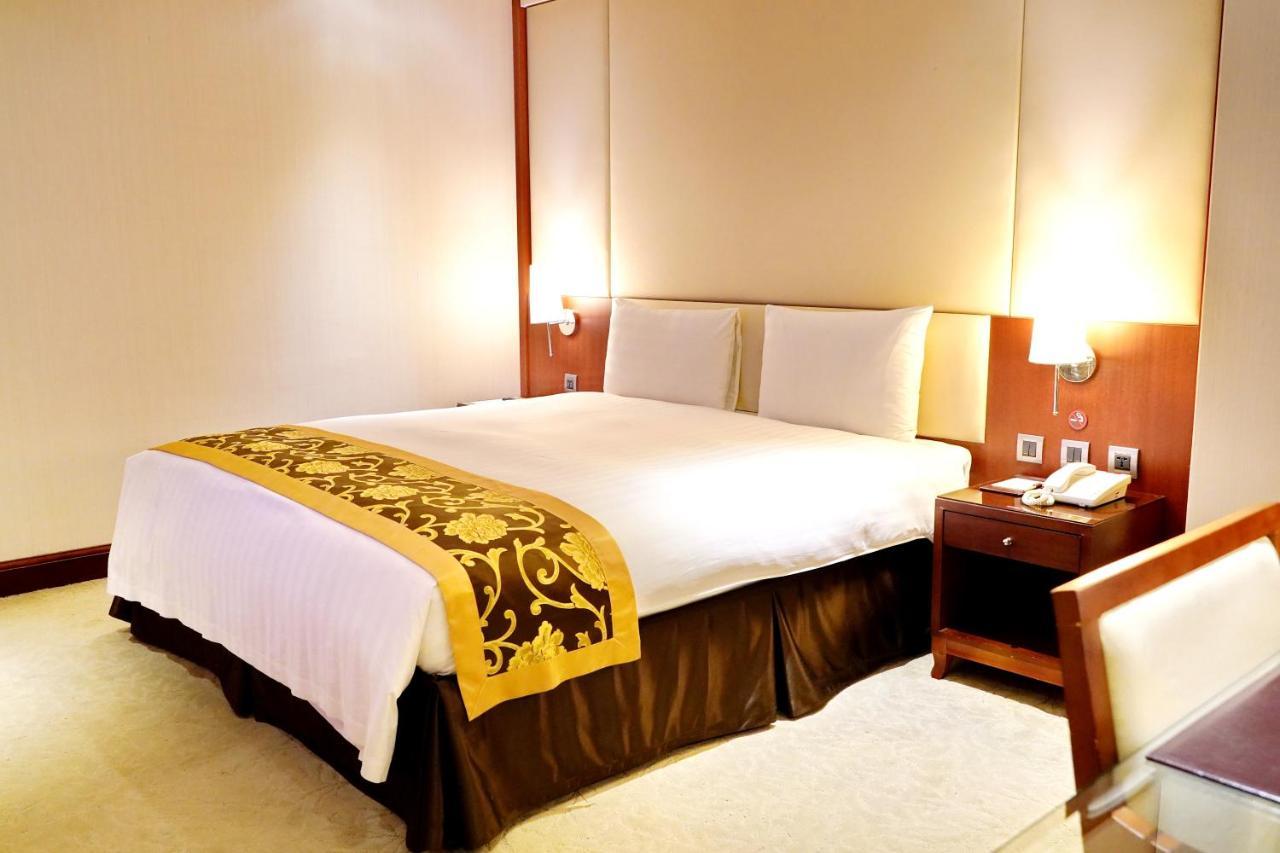 Hu House - Taipei Hotell Exteriör bild