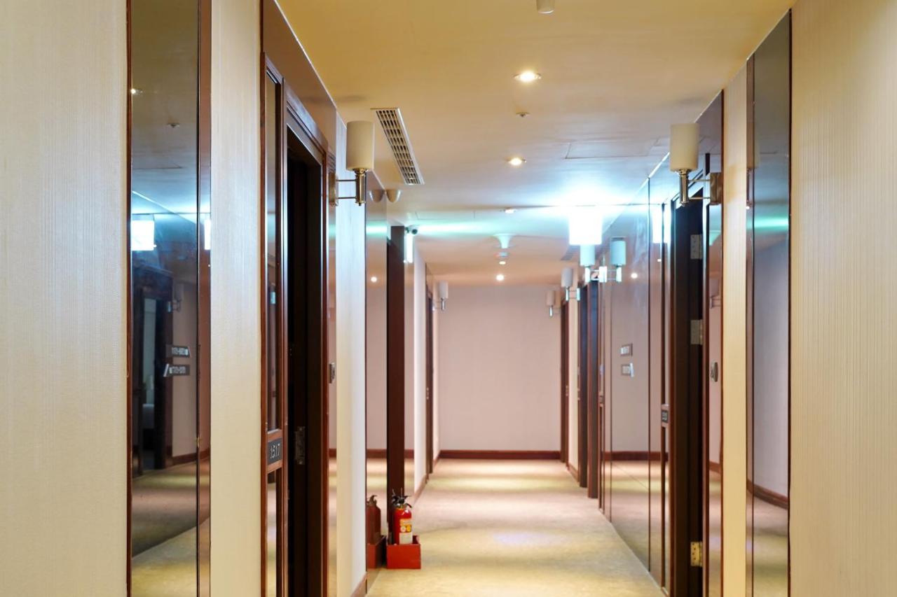 Hu House - Taipei Hotell Exteriör bild