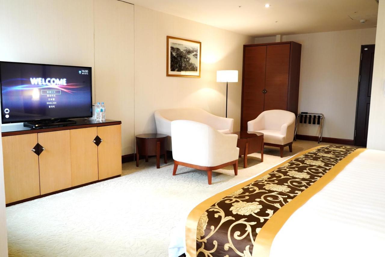Hu House - Taipei Hotell Exteriör bild